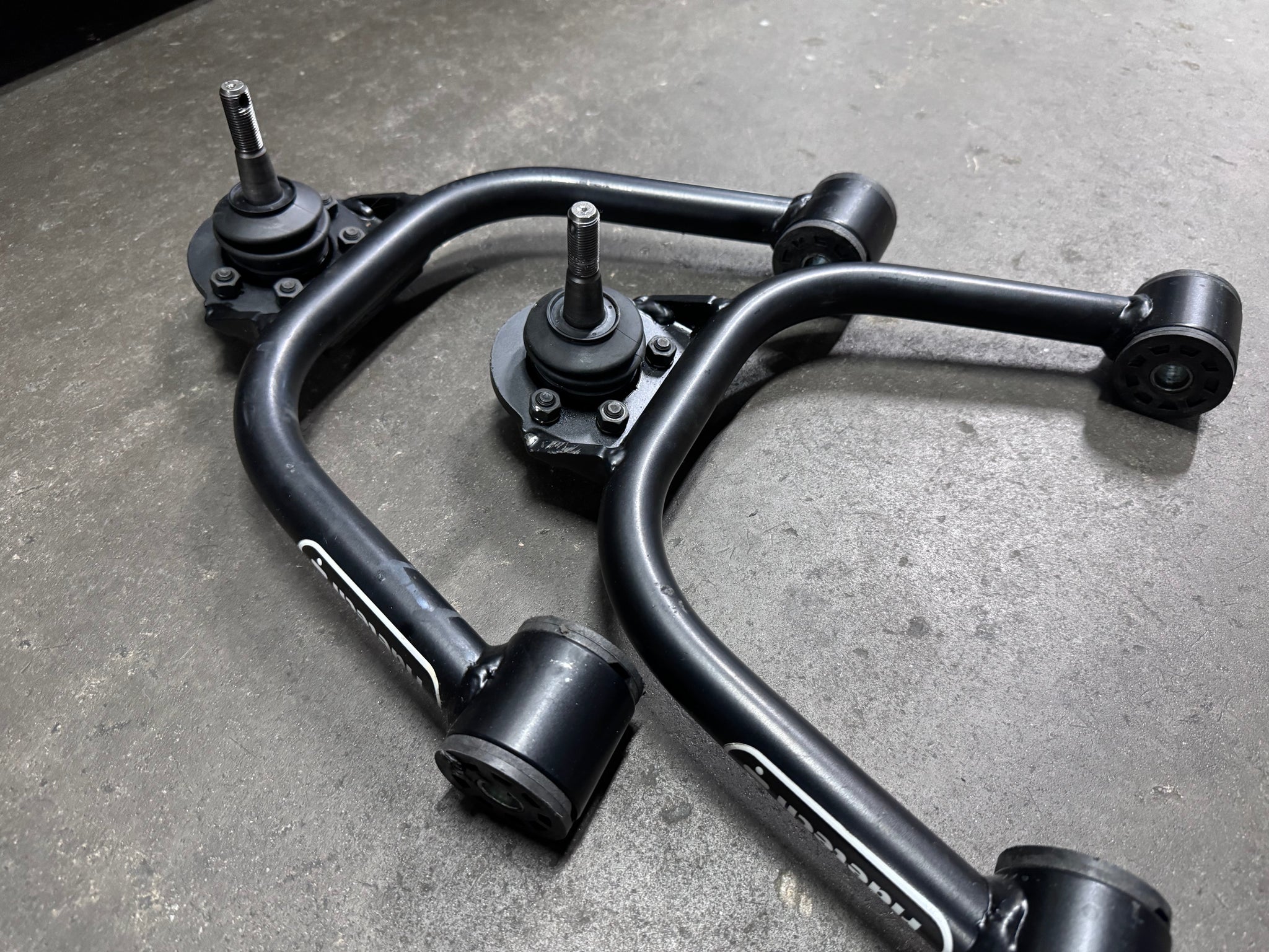 USED - 1999-2007 GM Truck RideTech Upper Control Arms